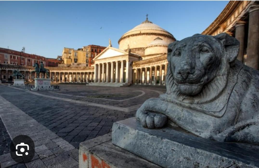 דירות נאפולי Casa Gioia, Tra Palazzo Reale,Lungomare E Monte Echia מראה חיצוני תמונה